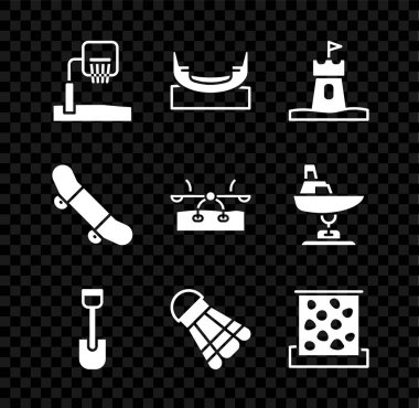 Basketbol sehpası salıncağını, Sand kulesini, Sand kulesini, Shovel oyuncağını, Badminton mekik aletini duvara tırmanma kaykay numarasını ve Seesaw ikonunu ayarla. Vektör.