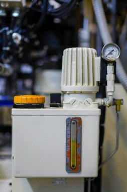 Bir makine ekipmanı. Üretimde mekanik bölüm.