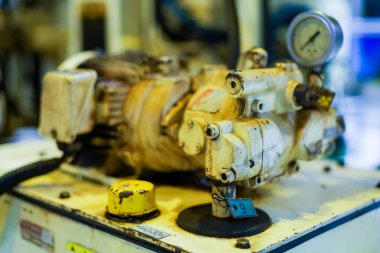 Bir makine ekipmanı. Üretimde mekanik bölüm.