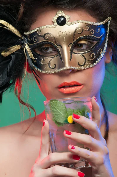 Mulher Com Máscara Carnaval Colorido — Fotografia de Stock