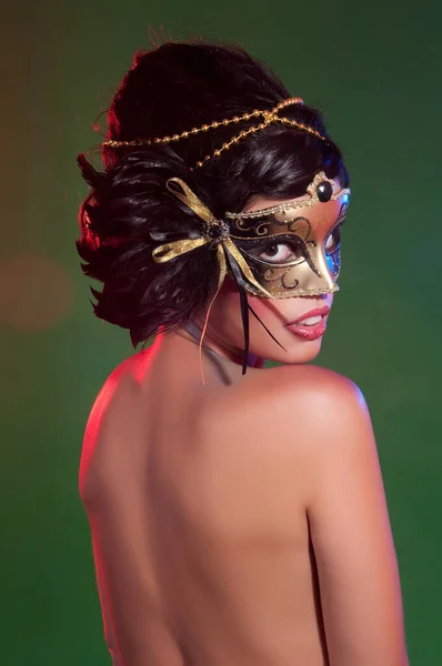 Kvinna Med Färgglada Karneval Mask — Stockfoto