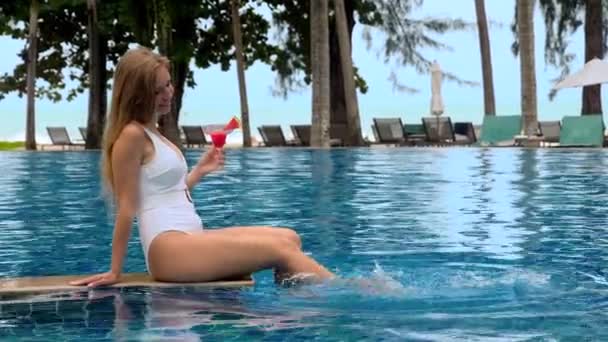 Young Woman Looking Happy Carefree Enjoying Refreshing Drink While Fun — Vídeo de Stock