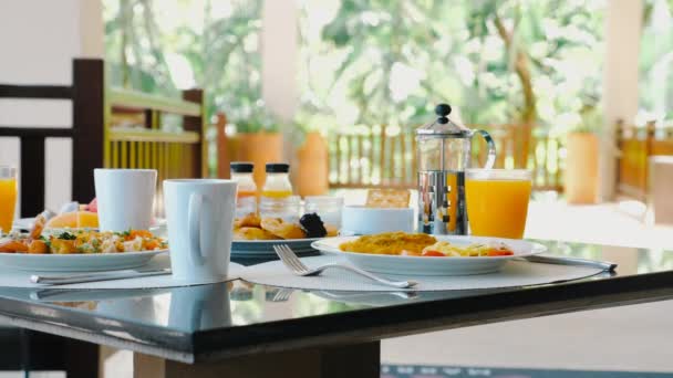 Tropical Breakfast Buffet Hotel Fresh Food Juices Served Luxury Outdoor — Vídeos de Stock