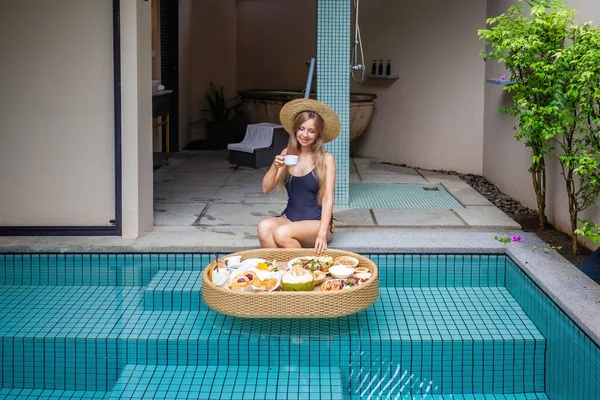 Woman Eating Floating Breakfast Modern Tropical Villa Swimming Pool Female — Stock Fotó