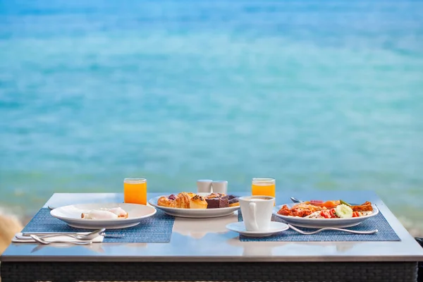 Delicioso Desayuno Costa Rodeado Las Impresionantes Vistas Playa Variedad Comida — Foto de Stock