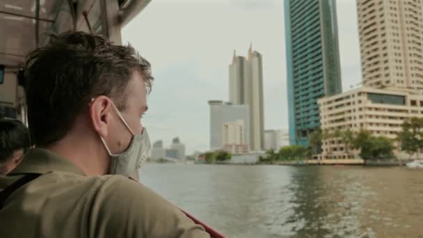 Man Wearing Face Mask While Commuting Boat City Urban Transportation — Stok video