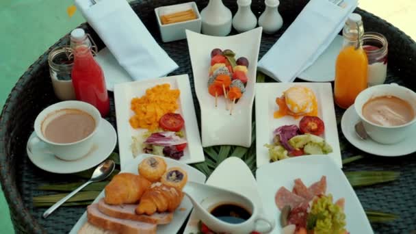 Pequeno Almoço Gourmet Espalhado Resort Luxo Com Sumos Variados Café — Vídeo de Stock