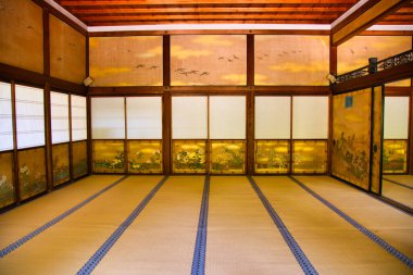 Ninna-Ji tapınağındaki misafir tatami paspas odalarından biri. Kyoto Japonya