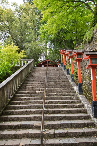 鞍馬寺の階段と灯籠 京都日本 — ストック写真