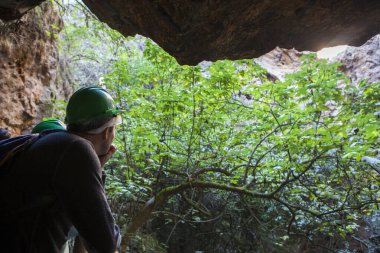 Jayona madenindeki kimliği belirsiz ziyaretçi, doğal anıt ilan etti. Fuente del Arco, Badajoz, İspanya