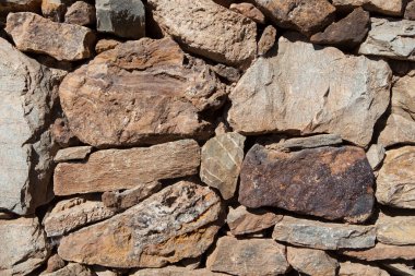 Benimki Jayona Doğal Anıtı. Fuente del Arco, Badajoz, İspanya. Mineralli kuru taş duvar
