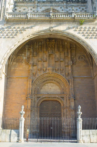 スペインのレオン市にあるサンマルコス修道院 12世紀の建物は現在豪華なパラドールホテルを収容しています — ストック写真
