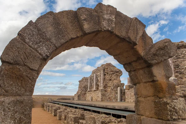 ローマ時代の遺跡が残っている カサス レイナバダホススペイン — ストック写真