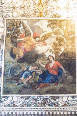 Fuente del Arco - İspanya - 1 Kasım 2022: Fresco tabloları İspanya 'nın başkenti Ara' nın Kilisesi 'nde sergilenmektedir. Isaac 'in fedakarlığı