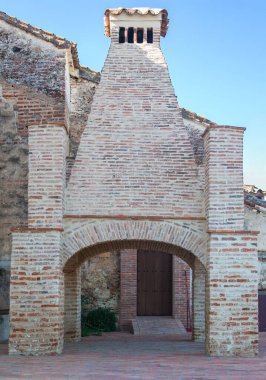 Mudejar onarılmış şömine, Ara Leydisi Şapeli, Fuente del Arco, İspanya