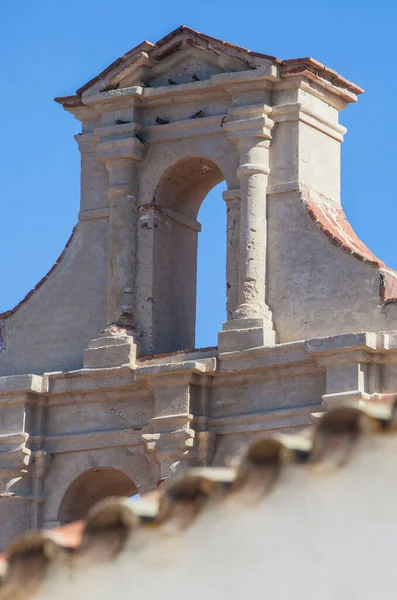 西班牙埃斯特雷马杜拉Badajoz Fuente Del Arco Ara圣母教堂钟表 — 图库照片