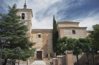 Tielmes, Las Vegas County, Madrid, İspanya 'da küçük güzel bir kasaba. Santos Ninos Justo ve Papaz Kilisesi