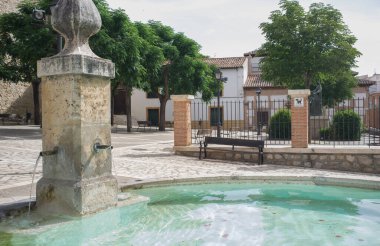 Tielmes, Las Vegas County, Madrid, İspanya 'da küçük güzel bir kasaba. En eski halk çeşmesi