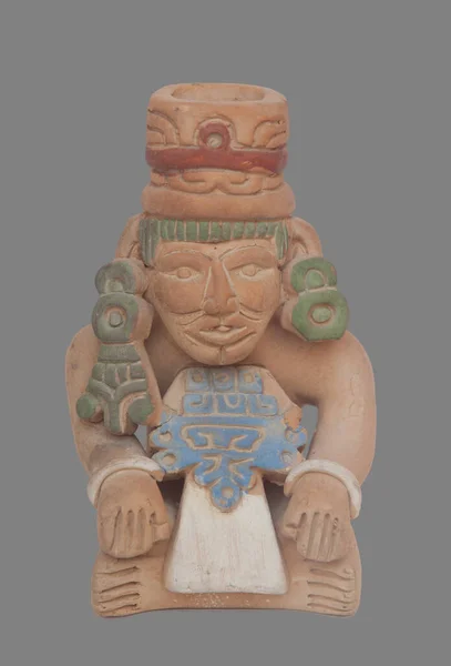 マヤ文明のお土産 テラコッタのレプリカ 灰色の背景に隔離された — ストック写真