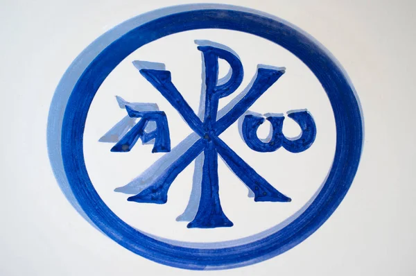 Niebieski Pomalowany Symbol Chi Rho Pomalowany Ceramicznej Powierzchni Jedna Najwcześniejszych — Zdjęcie stockowe