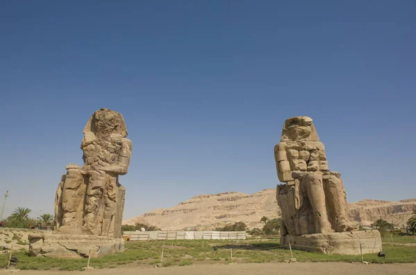 Estatuas Gemelas Colosos Memnon Luxor Egipto Necrópolis Tebana —  Fotos de Stock