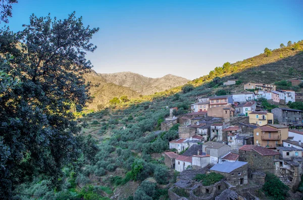 Huetre 西班牙埃斯特雷马杜拉Caceres Las Hurdes地区美丽的小村庄 免版税图库照片