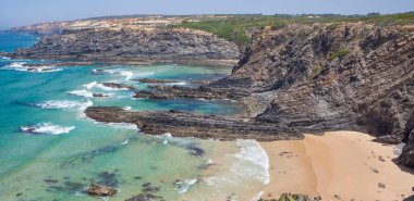 Jeolojik miras görüşü. Cabo Sardao Sahili, Ponta do Cavaleiro, Sao Teotonio, Portekiz