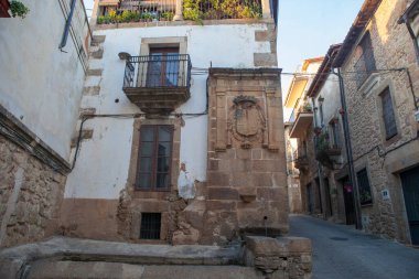 Gata, Sierra de Gata 'daki güzel küçük kasaba, Caceres, Extremadura, İspanya. El Chorro Çeşmesi