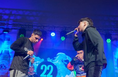 Merida, İspanya - 9 Aralık 2022 Hayatta Kalma Ligi yarışması. Rap dövüş performansı, Merida, İspanya