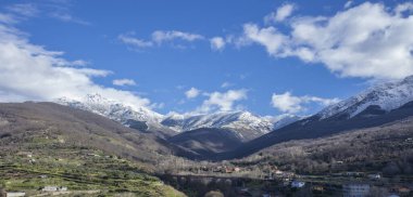 Puente de Hierro genel bakış, eski demiryolu köprüsü şimdi Green-Way, Hervas, Caceres, Extremadura, İspanya