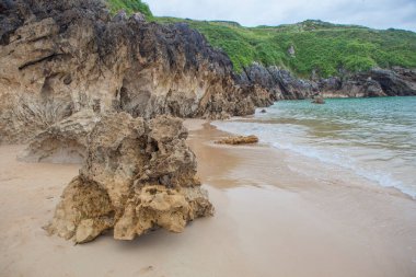 Guadamia Sahili, Bufones de Pria, Llames, Asturias, İspanya. Erotik kıyı kayaları