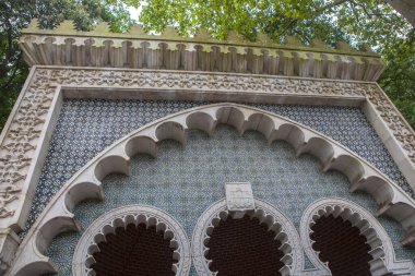 Sintra Fıskiyesi, Portekiz. Ön cephede. Büyük Lizbon Bölgesi 'nin başlıca turizm beldesi