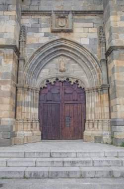 San Martin de Tours Kilisesi manzaralı, Bonilla de la Sierra, Avila, Kastilya ve Leon, İspanya