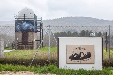 Umbrias, Avila - 1 Mayıs 2025: Astronomi Gözlemevi La Mirada, Retuerta, Avila, Kastilya ve Leon, İspanya