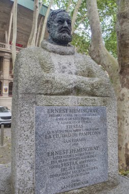 Pamplona, İspanya - 31 Mayıs 2025: Ernest Hemingway, Luis Sanguino 1968, Navarra, İspanya