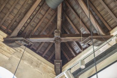 Seville, İspanya - 30 Aralık 2024: Sevilla Kraliyet Topçu Fabrikası, 18. yüzyıl Endüstriyel Binası yenilendi. Kapatılan tavanlar