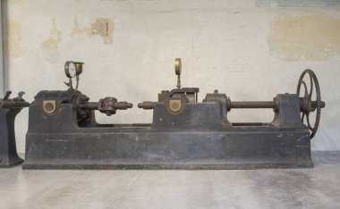 Sevilla, İspanya - 30 Aralık 2024 Sevilla Kraliyet Topçu Fabrikası. Schneider-Creusot, tarihi top üreticisi, 1886