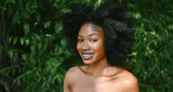 Gros Plan Portrait Belle Jeune Afro Américaine Noire Dents Blanches — Photo