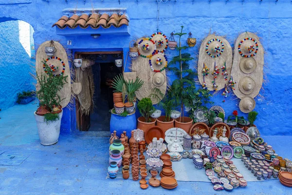 North Africa Morocco Chefchaouen Souvenirs Shop Blue Street Medina Imagens De Bancos De Imagens