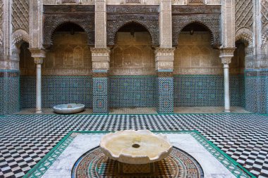 Fas 'ta. Fes. Al Attarine Madrasa, Fes medina. 1323-1325 yılları arasında Marinid Sultanı II. Uthman Ebu Said tarafından inşa edildi.