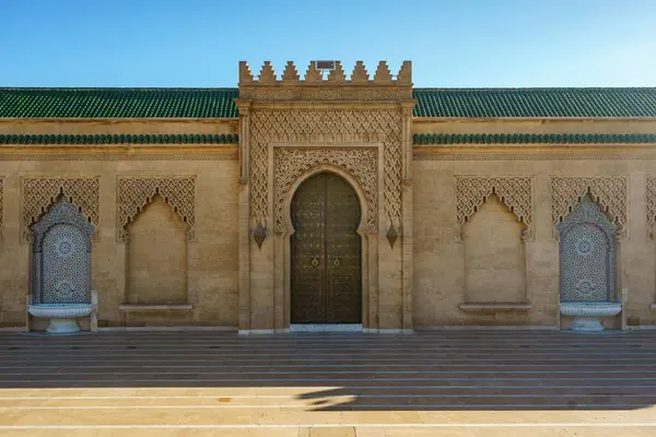モロッコ ラバト Yacoub Mansourのエスプラネード上のモハメド5世の霊廟のファサードの一部 — ストック写真