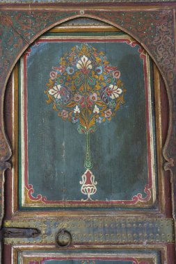 Kuzey Afrika. Fas 'ta. Marakeş. Bahia Sarayı 'nın antik boyalı kapısı.