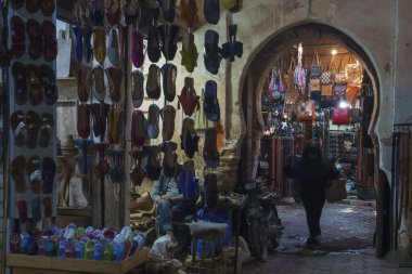 Kuzey Afrika. Fas 'ta. Marakeş. Medine 'nin kırsallarında bir sokak