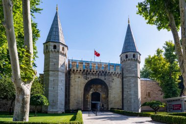 Hindi. İstanbul. Topkapı sarayının girişi.