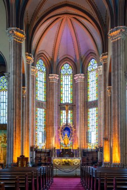 Hindi. İstanbul. Beyglu ilçesindeki Istiklal Bulvarı 'ndaki Padua Kilisesi' nin navi.