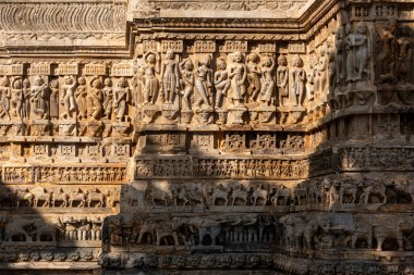 Hindistan. Rajasthan. Udaipur. Hindu tanrısı Vishnu 'ya adanmış Jagdish tapınağı. Bas-yardım heykeli