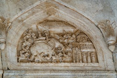 Hindistan. Rajasthan. Jaipur. Gatore Ki Chhatriyan. Maharaja Sawai Mansingh II ve ailesine adanmış muhteşem mermer anıt. Fillerde Maharadjas 'ı temsil eden Bas ferahlığı