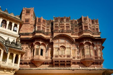 Hindistan. Rajasthan Eyaleti. Jodhpur. Mimari detay. Mehrangarh Kalesi 'nin ön cephesi (Rathore Rajput kraliyet hükümdarlarının tarihi ortaçağ kalesi))