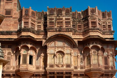 Hindistan. Rajasthan Eyaleti. Jodhpur. Mimari detay. Mehrangarh Kalesi 'nin ön cephesi (Rathore Rajput kraliyet hükümdarlarının tarihi ortaçağ kalesi))