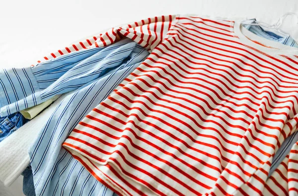 Pile Clothes Hangers Laid Bed — Stock Photo, Image